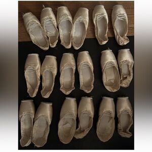 Used/Dead Grishko Nikolay Dream Pointe Shoes with Darning and Vamp Stitching Art